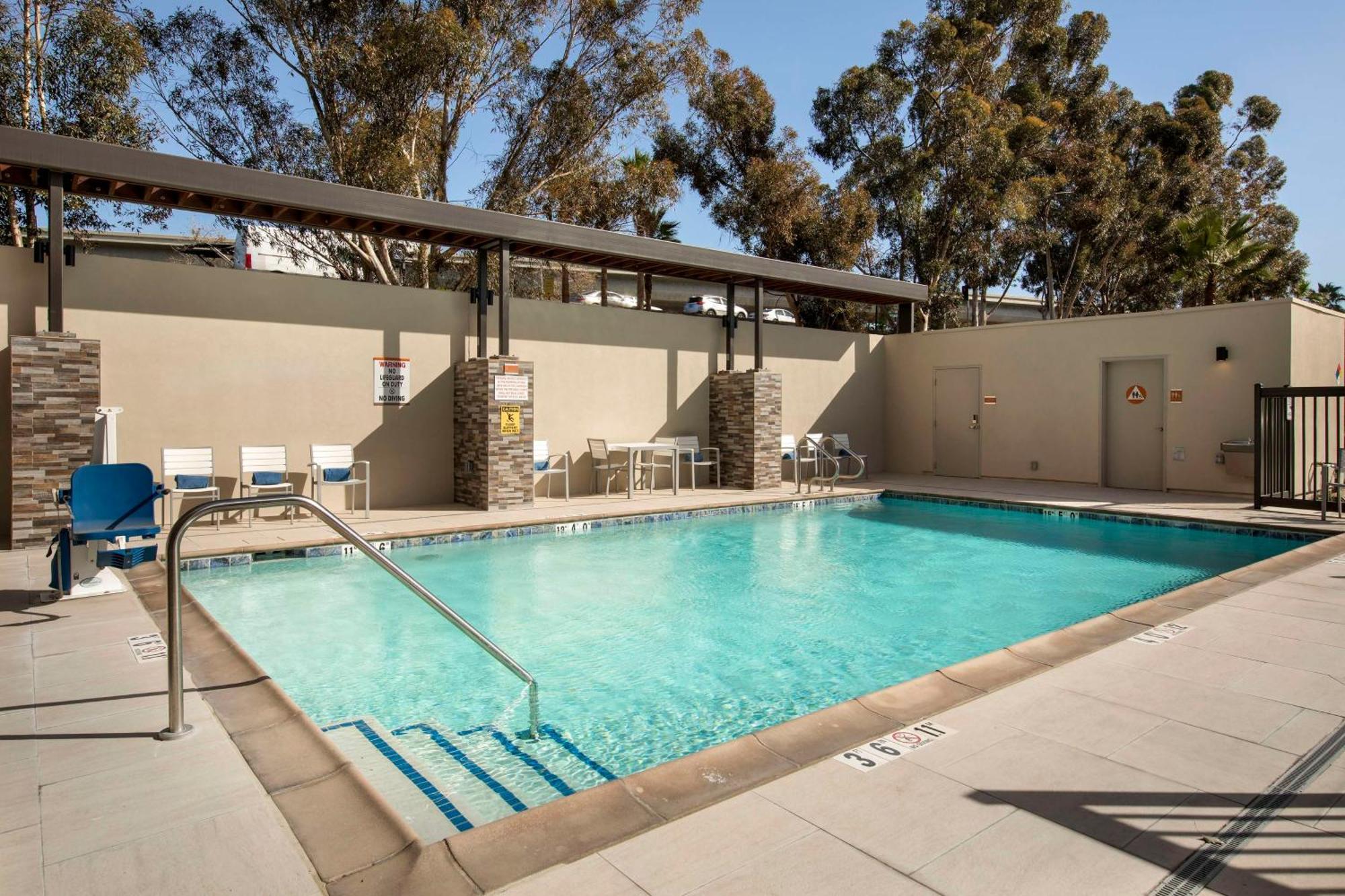 Home2 Suites By Hilton Redlands Exterior photo